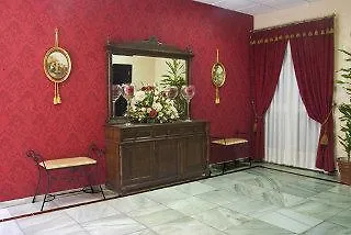 Los Bronces Lucena Hotel